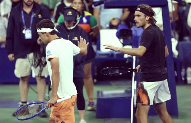 开云体育在线-美网鏖战法网，西西帕斯扛起全队